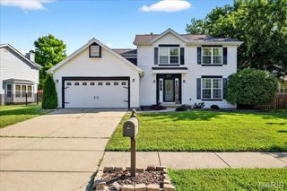 219 Royalltrail Lane, St Charles, MO 63368