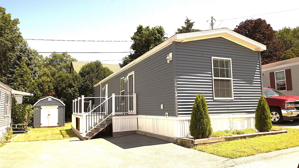20 Amherst Road, Newmarket, NH 03857