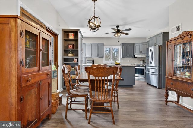 210 KELLY LN, York, PA 17406