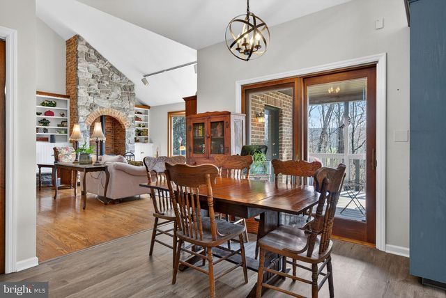 210 KELLY LN, York, PA 17406