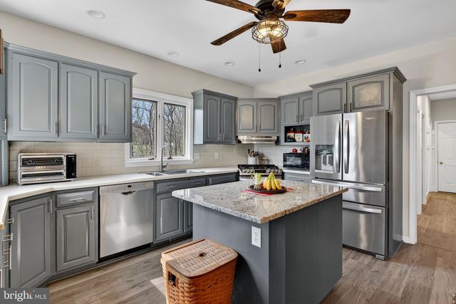 210 KELLY LN, York, PA 17406