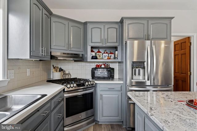 210 KELLY LN, York, PA 17406