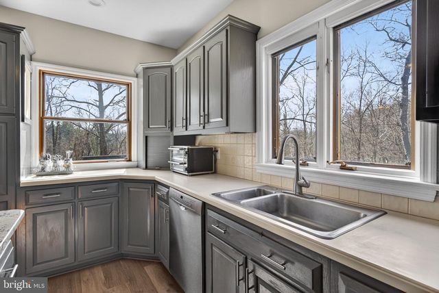 210 KELLY LN, York, PA 17406