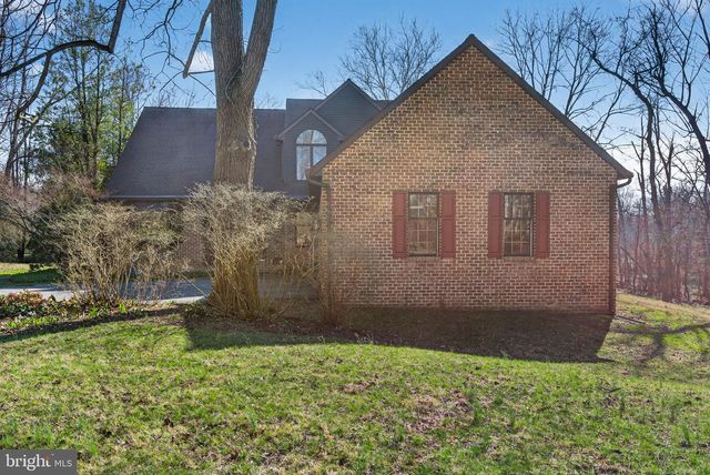 210 KELLY LN, York, PA 17406