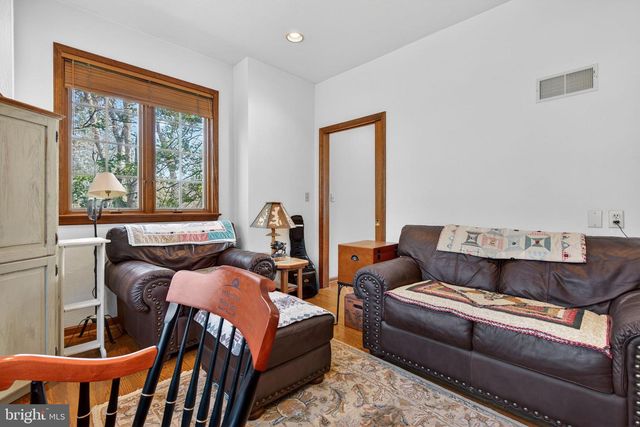 210 KELLY LN, York, PA 17406