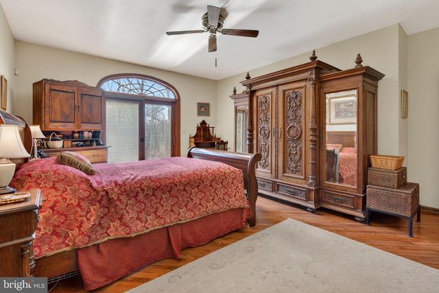 210 KELLY LN, York, PA 17406