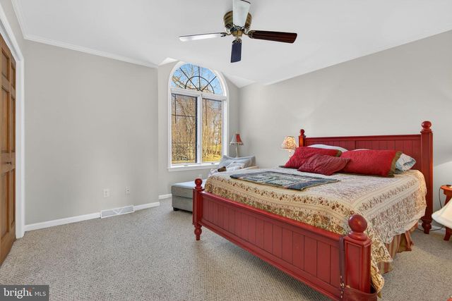 210 KELLY LN, York, PA 17406