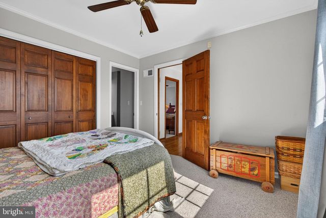 210 KELLY LN, York, PA 17406