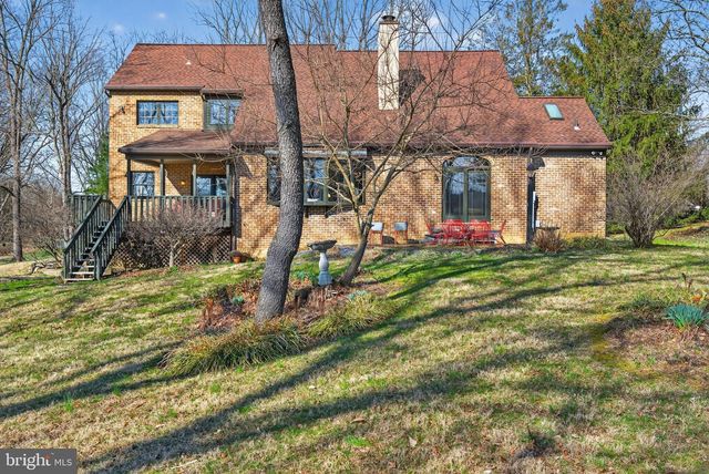 210 KELLY LN, York, PA 17406