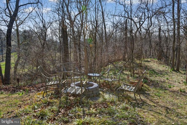 210 KELLY LN, York, PA 17406