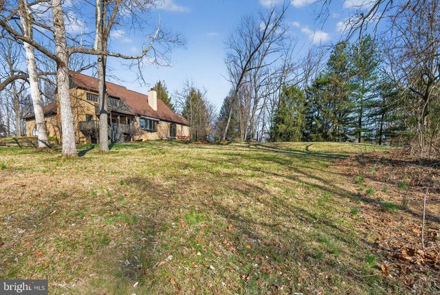 210 KELLY LN, York, PA 17406