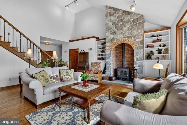 210 KELLY LN, York, PA 17406