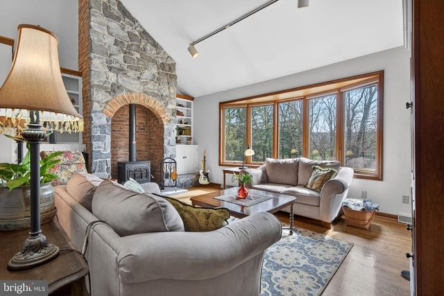 210 KELLY LN, York, PA 17406