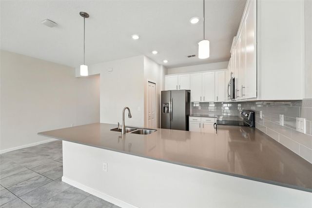 9944 RED EAGLE DRIVE, Orlando, FL 32825