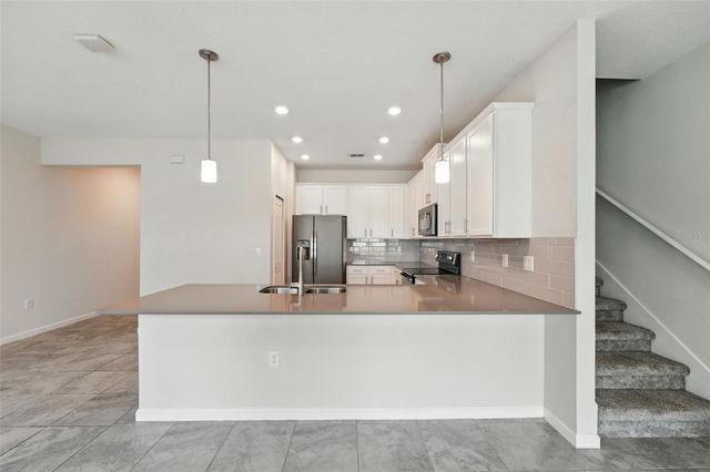 9944 RED EAGLE DRIVE, Orlando, FL 32825