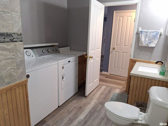 717 S 6TH Avenue, Canton, IL 61520