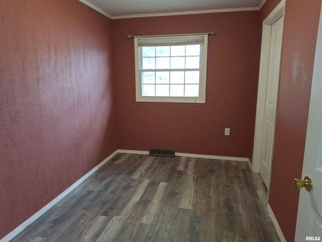 717 S 6TH Avenue, Canton, IL 61520