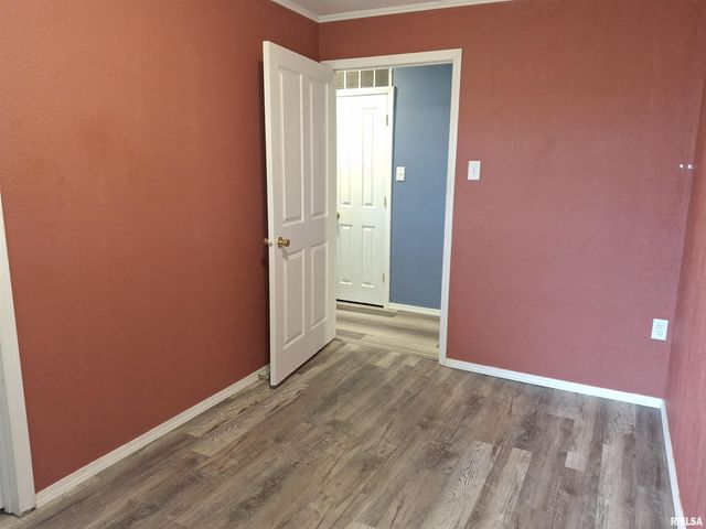 717 S 6TH Avenue, Canton, IL 61520