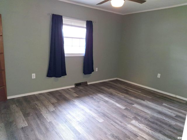 717 S 6TH Avenue, Canton, IL 61520