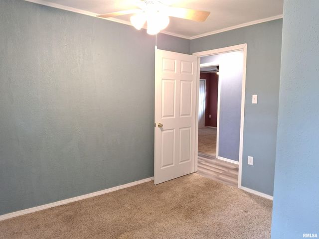 717 S 6TH Avenue, Canton, IL 61520