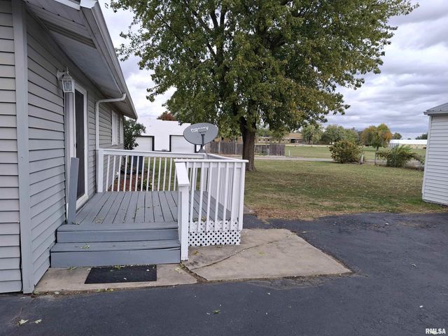 717 S 6TH Avenue, Canton, IL 61520