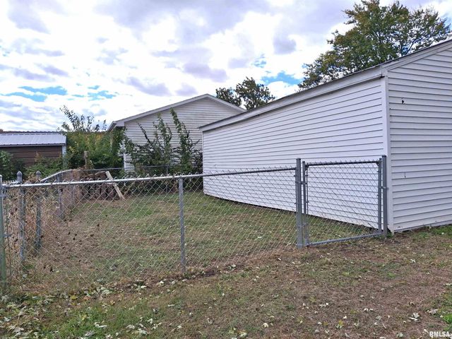 717 S 6TH Avenue, Canton, IL 61520