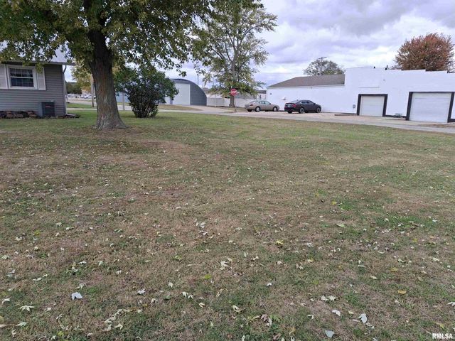 717 S 6TH Avenue, Canton, IL 61520