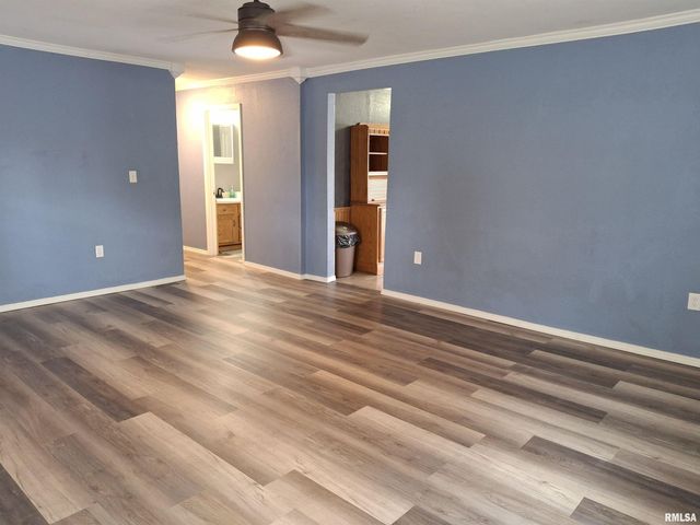 717 S 6TH Avenue, Canton, IL 61520