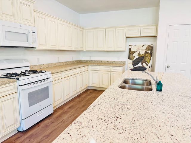 11130 Beverley Park Street, Sugar Land, TX 77498