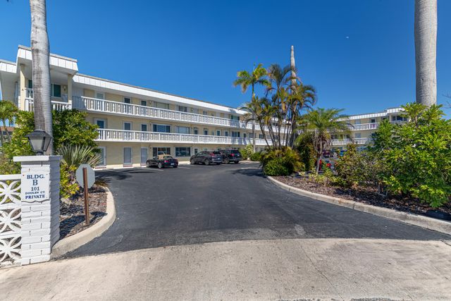 101 Doolen Court 207, North Palm Beach, FL 33408