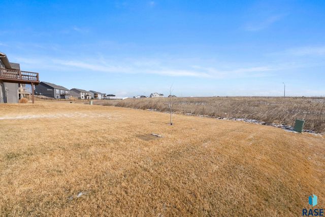 300 S Tumble Creek Ave Avenue, Sioux Falls, SD 57110