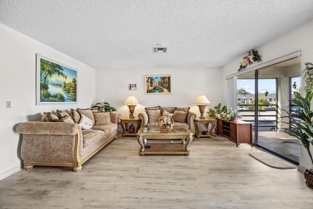 1250 SE Parkview Place C6, Stuart, FL 34994