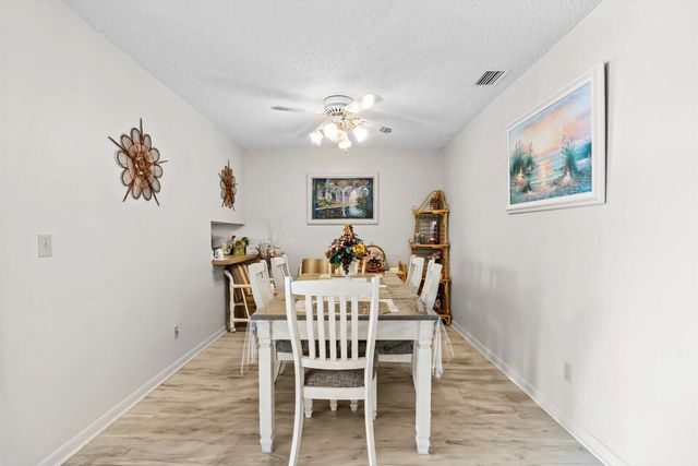 1250 SE Parkview Place C6, Stuart, FL 34994