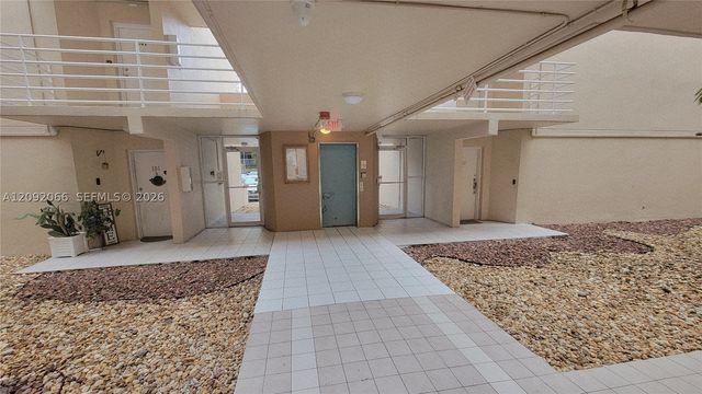 8050 NW 8th St 1407, Miami, FL 33126