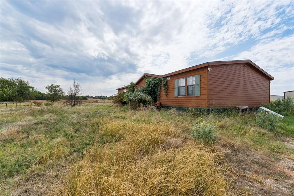 1515 N 14th Street, Guthrie, OK 73044