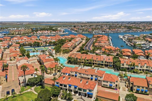 16506 Bordeaux, Huntington Beach, CA 92649