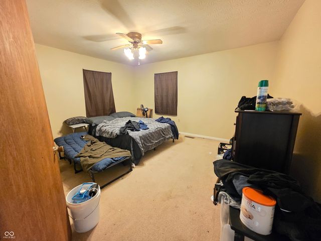 138 W Carey Street, Knightstown, IN 46148