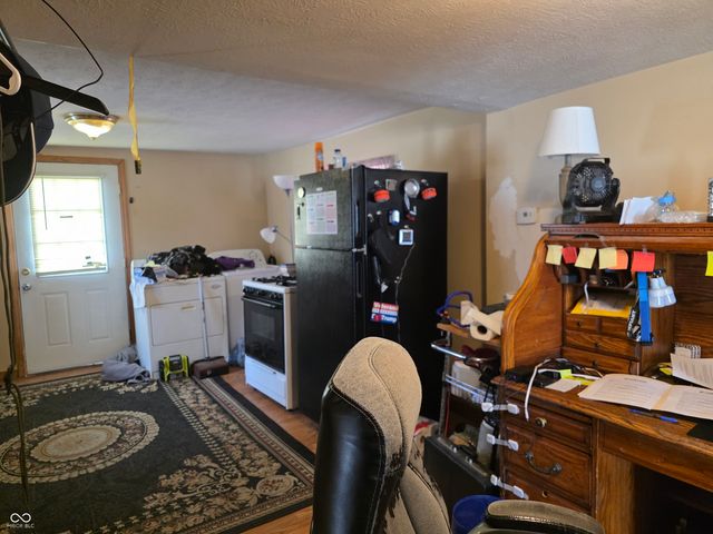 138 W Carey Street, Knightstown, IN 46148