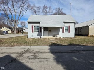 138 W Carey Street, Knightstown, IN 46148