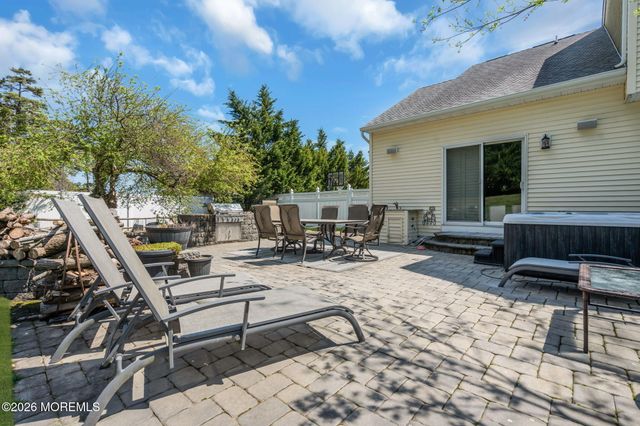 9 Eagle Ridge Lane, West Creek, NJ 08092