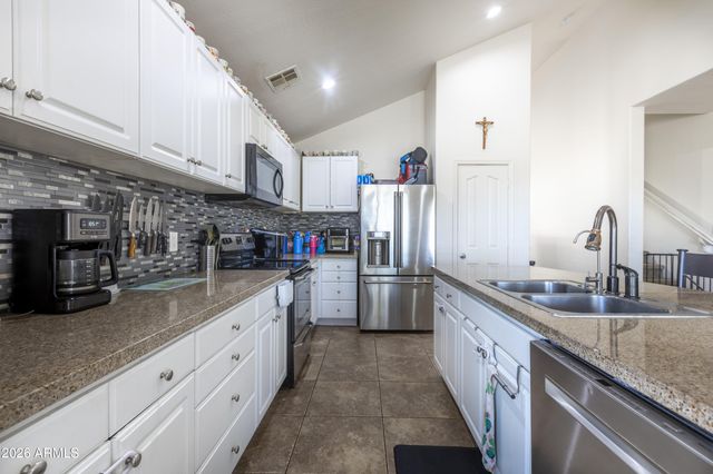 19894 N TOLEDO Avenue, Maricopa, AZ 85138