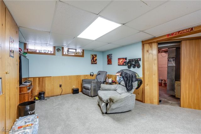 640 E Lake Avenue, Barberton, OH 44203