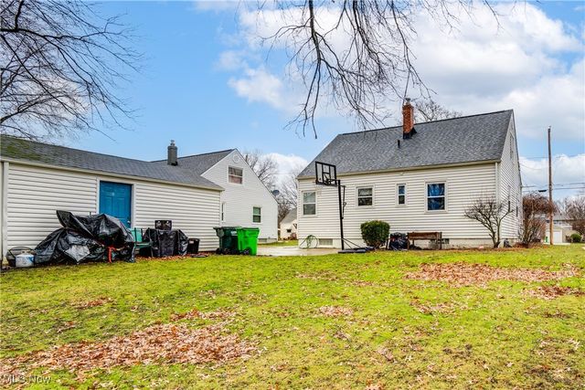 640 E Lake Avenue, Barberton, OH 44203