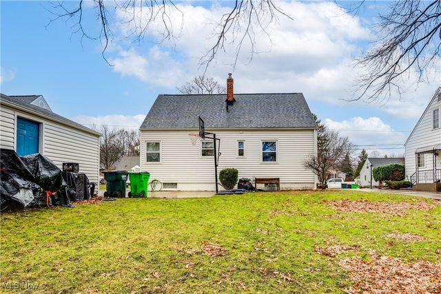 640 E Lake Avenue, Barberton, OH 44203