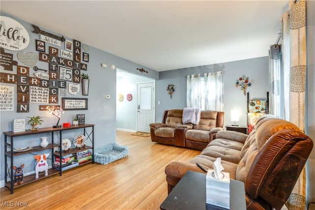 640 E Lake Avenue, Barberton, OH 44203