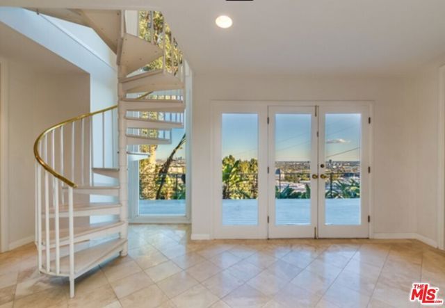 8230 Hollywood Boulevard, Los Angeles, CA 90069