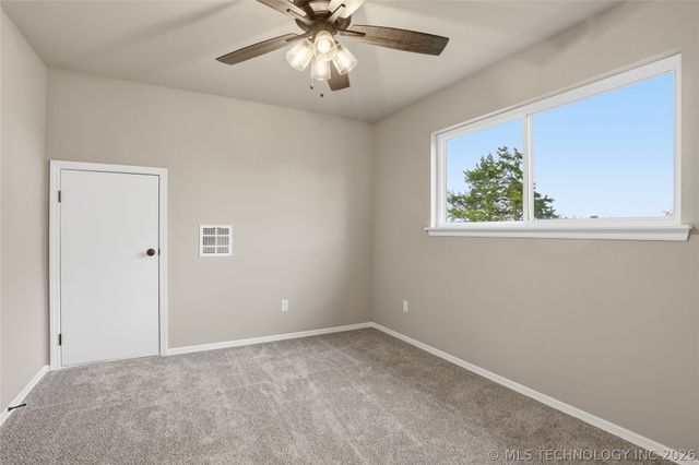 1528 E Grayson Avenue, Sapulpa, OK 74066