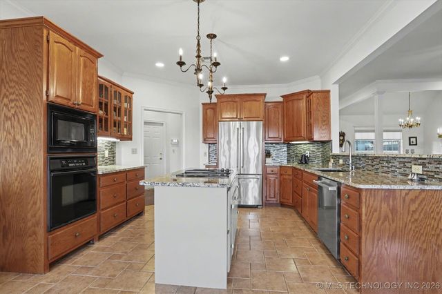 18019 E Brady Street, Catoosa, OK 74015