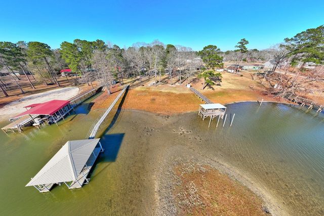 434 Ramsey Drive, Hemphill, TX 75948