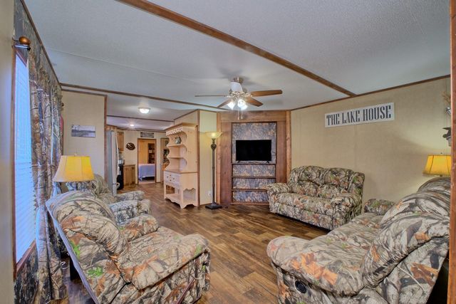 434 Ramsey Drive, Hemphill, TX 75948